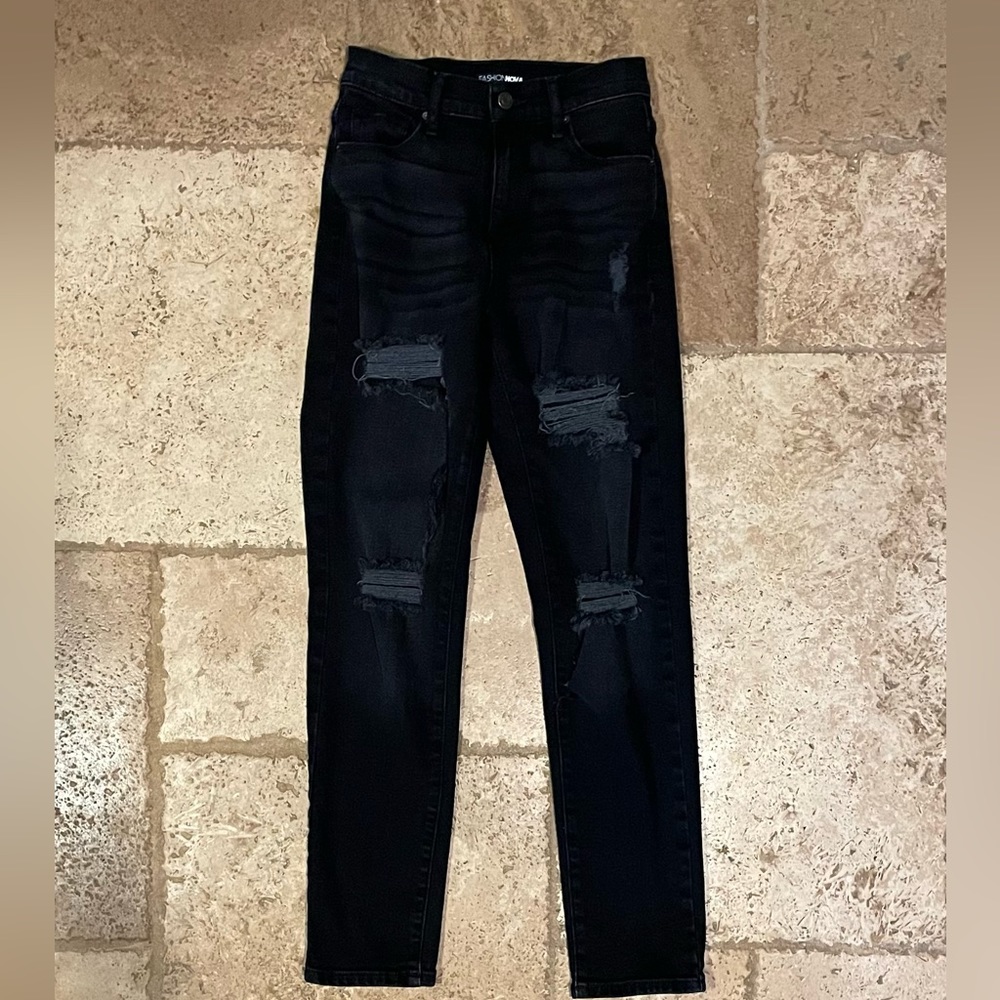 Fashion Nova Black Denim Straight Leg High Waist Distressed Jeans Size 1 - Picture 8 of 8